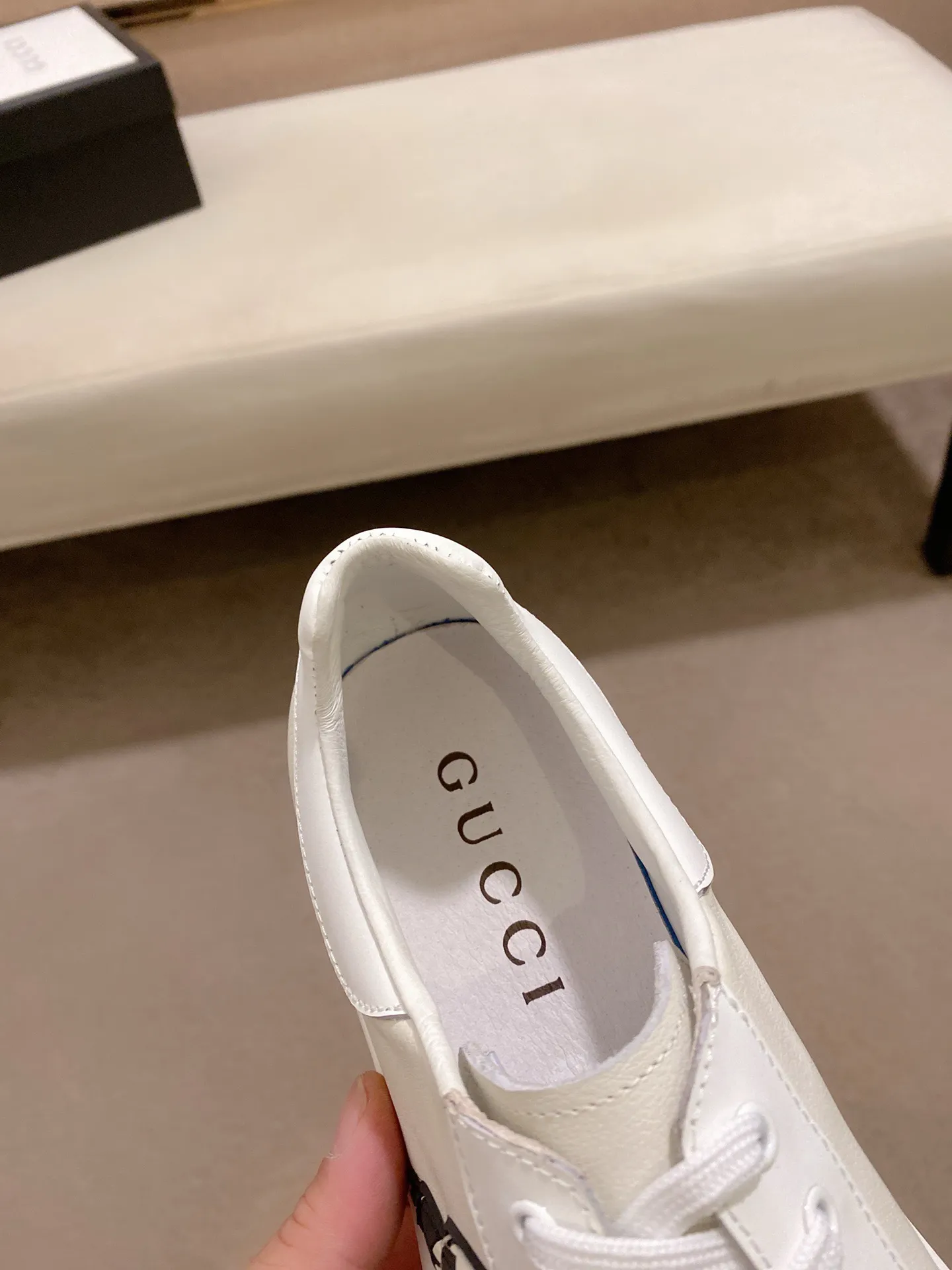 Men's clothing and shoes💰:440💰 (GUCCI) The latest model from the official website🎁🎁Casual and fashionable men's shoes👟, hot style💥The version is simple and elegant, exclusive for trendy men. Unique latest brand elements from the official website👑Original Gucci decoration, fashionable and generous, the fabric is original cowhide ✅Sheepskin lining, the official website specifies wear-resistant casual outsole, the classic model is taken in kind at the counter🎬38-44 (45 is custom-made and cannot be returned or exchanged)